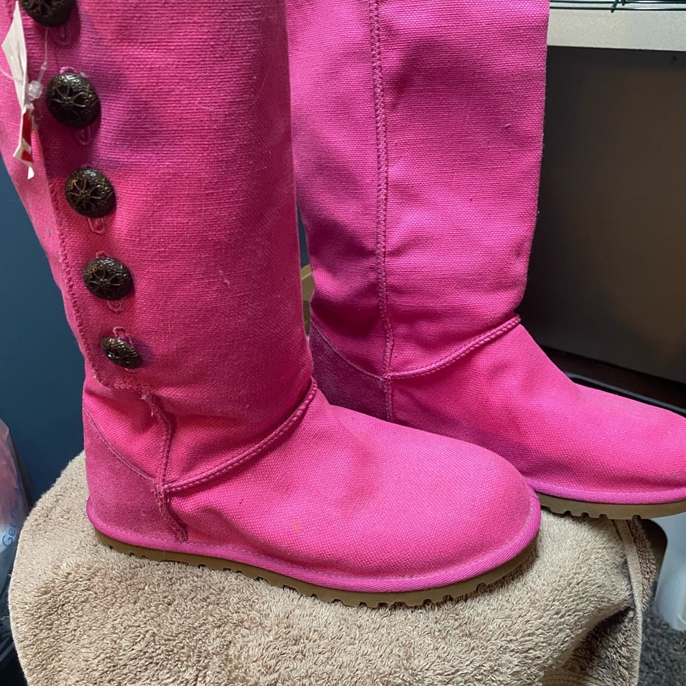 Pink UGG Boots. NWT